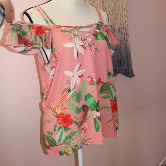 Express Coral Floral off the shoulder top - Picture 2 of 8